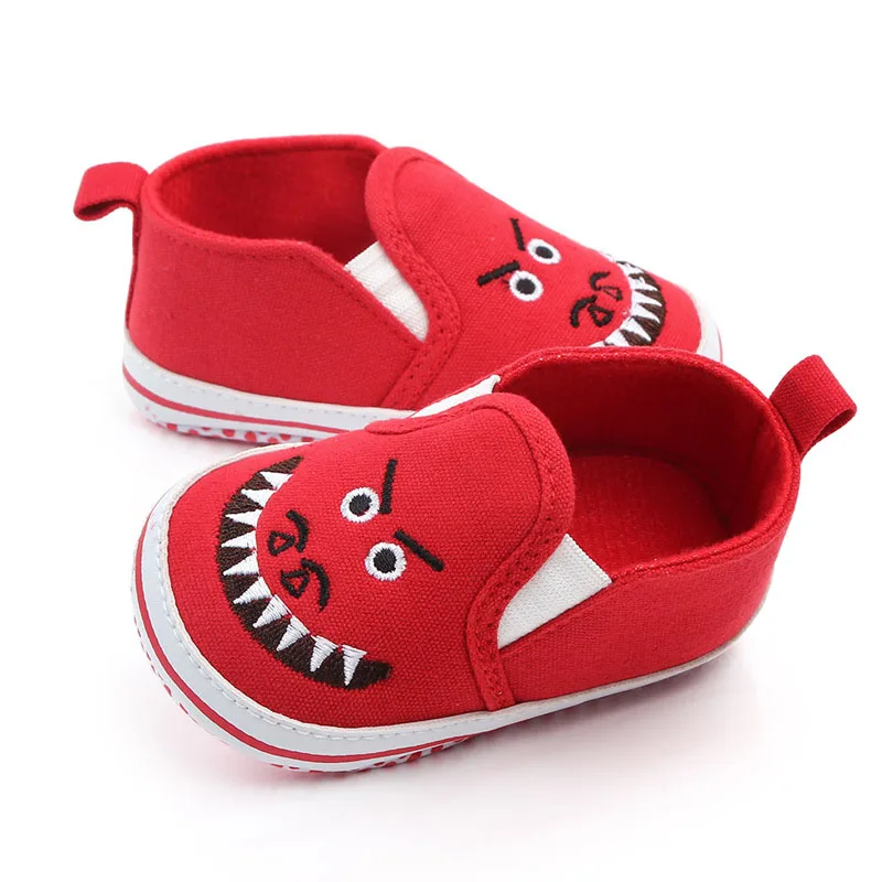 Обувь для маленьких мальчиков и девочек; повседневная обувь с героями мультфильмов; кроссовки с рисунком акулы; обувь для малышей на мягкой подошве; обувь для первых шагов