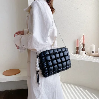 

Foreign chain women's bag 2020 new pearl Messenger shoulder bag fashion checkered embroidery small square