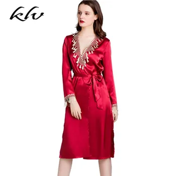 

Women Imitation Silk Oblique V-Neck Bathrobe Embroidery Lace Tassels Patchwork Long Kimono Robe Bridesmaid Side Split Nightgown
