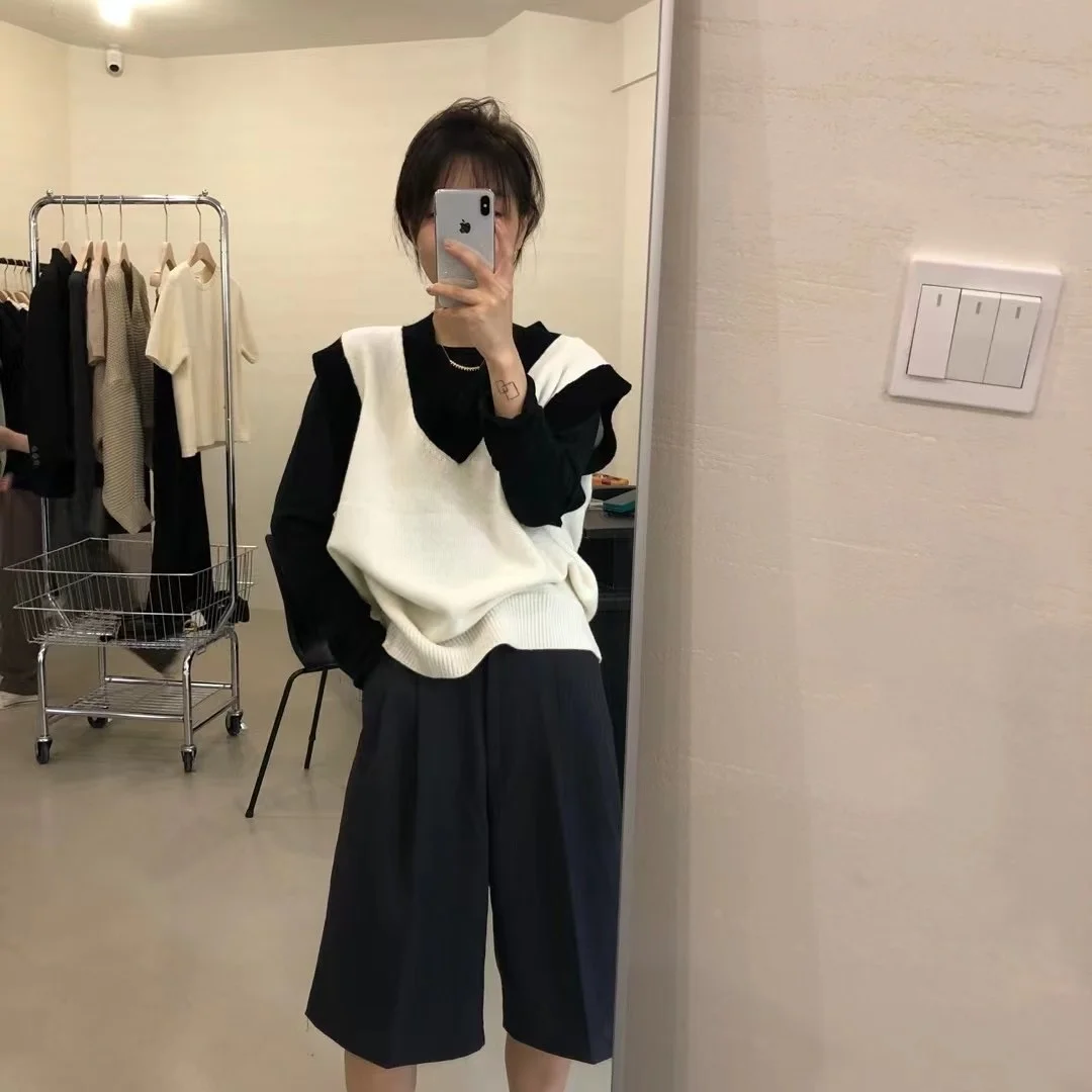 Korean Style Original Standard C2021 Autumn New Han Dong Gate Solid Color Simple V-neck Wool Knitted Vest. |