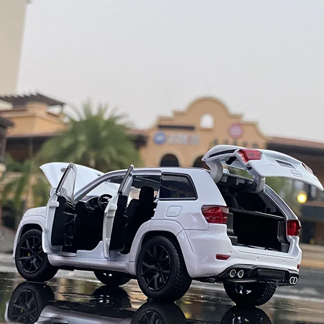 1:32 Jeeps Grand Cherokee Alloy Car Model Diecasts & Toy Off-road Vehicles Metal Car Model Simulation Sound and Light Kids Gifts 5