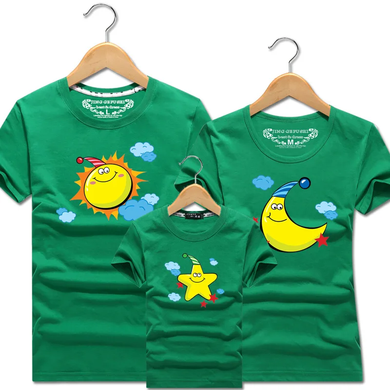green Moon Star sun Футболки с изображением луны и звезд; хлопковая одежда с короткими рукавами для папы, мамы, родителя и ребенка; одинаковые комплекты для семьи; подарки для детей; Прямая поставка - Цвет: green Moon Star sun