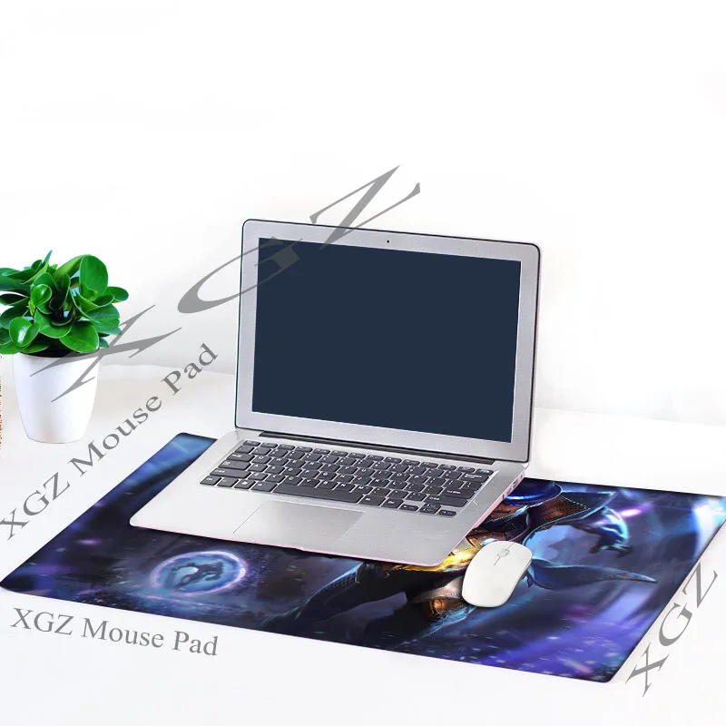 XGZ Anime Run Handsome Boy Customized Large Mouse Mat Locking Edge Computer Desk Non-slip Dota CSGO