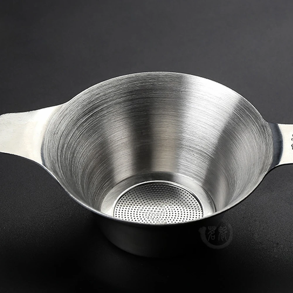 Воронка для плоской кровли 110. Воронка из стали листовой. Воронка листьев. Воронка d8 см 211 (пб). Воронка нерж w 349-40.