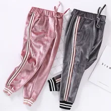 18 новых стильных детских штанов с вельветом на осень и зиму, спортивные штаны для мальчиков повседневные штаны из золотистого бархата для девочек Гусеничный