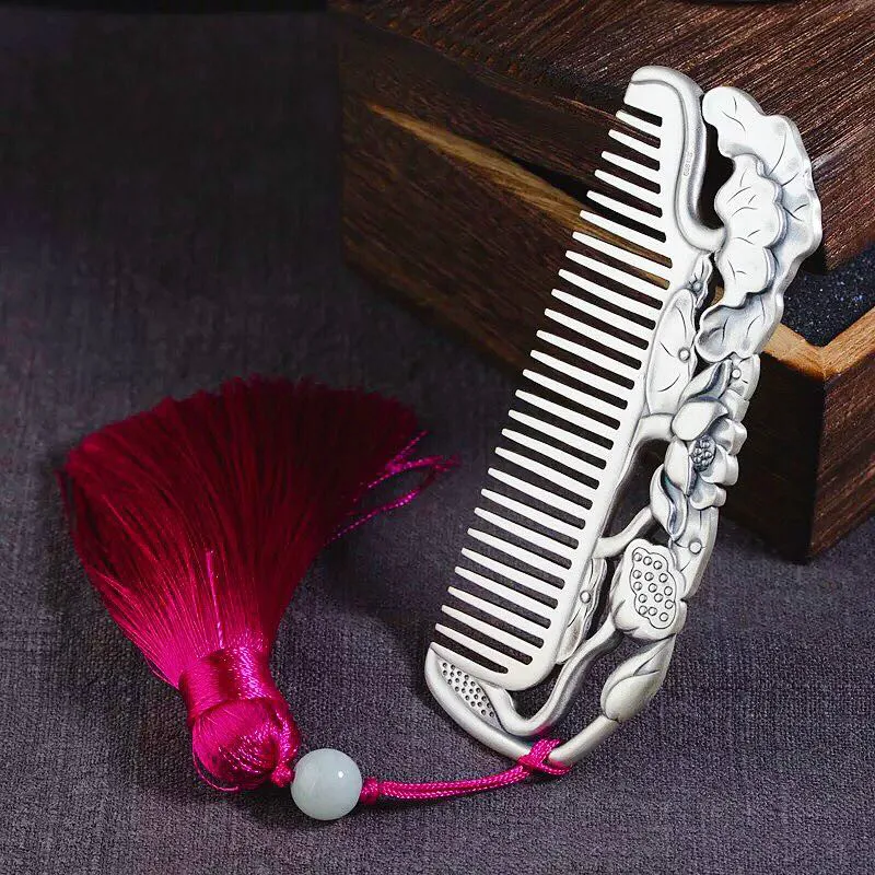 

Pure silver comb S999 sterling silver portable hair comb retro matte female gift lotus lotus lotus flower gift for someone