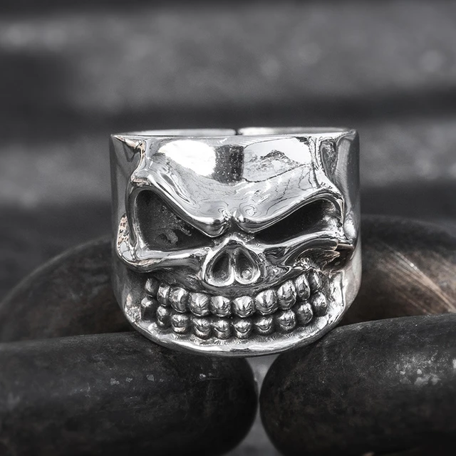 Buy Antiqued Silver Tone Stainless Steel Claw-Grip Hallowed Jaw Skull Ring  Online - INOX Jewelry - Inox Jewelry India