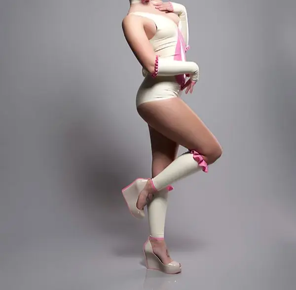 Латексный костюм кошки резиновый купальный белый пикантный цельный для