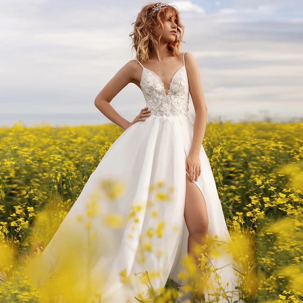 

Elegant Tulle Wedding Dresses 2020 Simple V-neck Spaghetti Straps Sweep Train Slit A Line Bridal Gowns Vestido de Novia