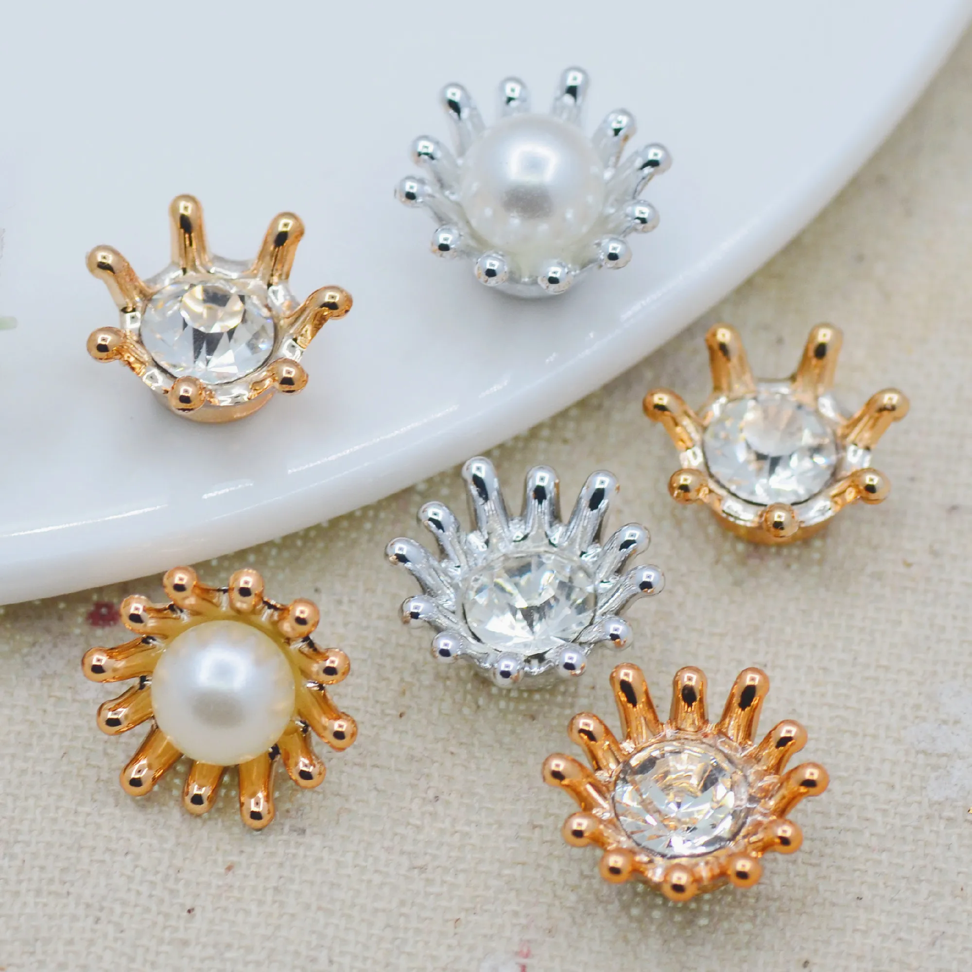 30PCS Rhinestone Crown Decorating Buttons DIY Artificial Flower Crafts Embellishments Hair Bow Center Decoration Accessories