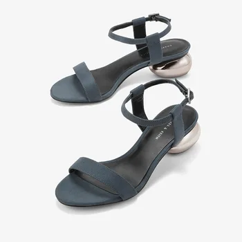 

WELLKNOW BRAND SAME Design 2020 Retro Womens Sandlas One-word Strange typle heel Round toe Ankle-wrap Girls shoes