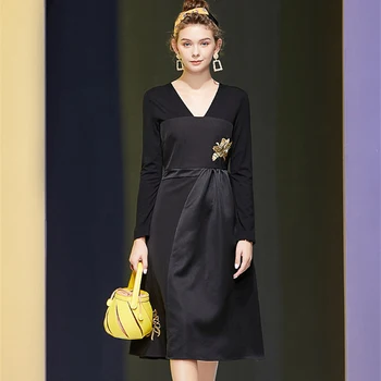 

2020 New Runway Designer Autumn Winter Long Sleeve Womens Clothing V Neck Patchwork Floral Embroidery Midi Black Dresses