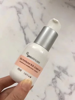 

2pcs New West mystery cream, primer, milk pore, invisible concealer, moisturizing, brightening, skin lightening, nude make-up