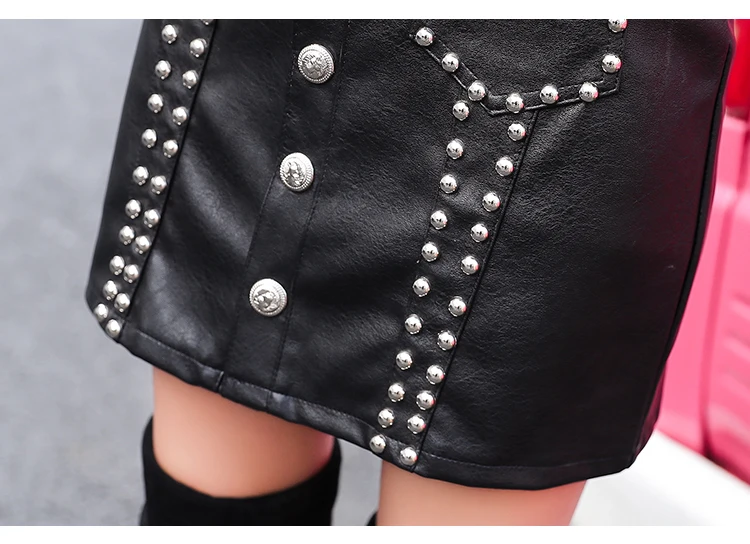 Новинка, Корейская популярная мини-юбка с ремнем, заклепками и карманами, Женская осенне-зимняя модная сексуальная кожаная юбка из искусственной кожи, Jupe Femme B9N328