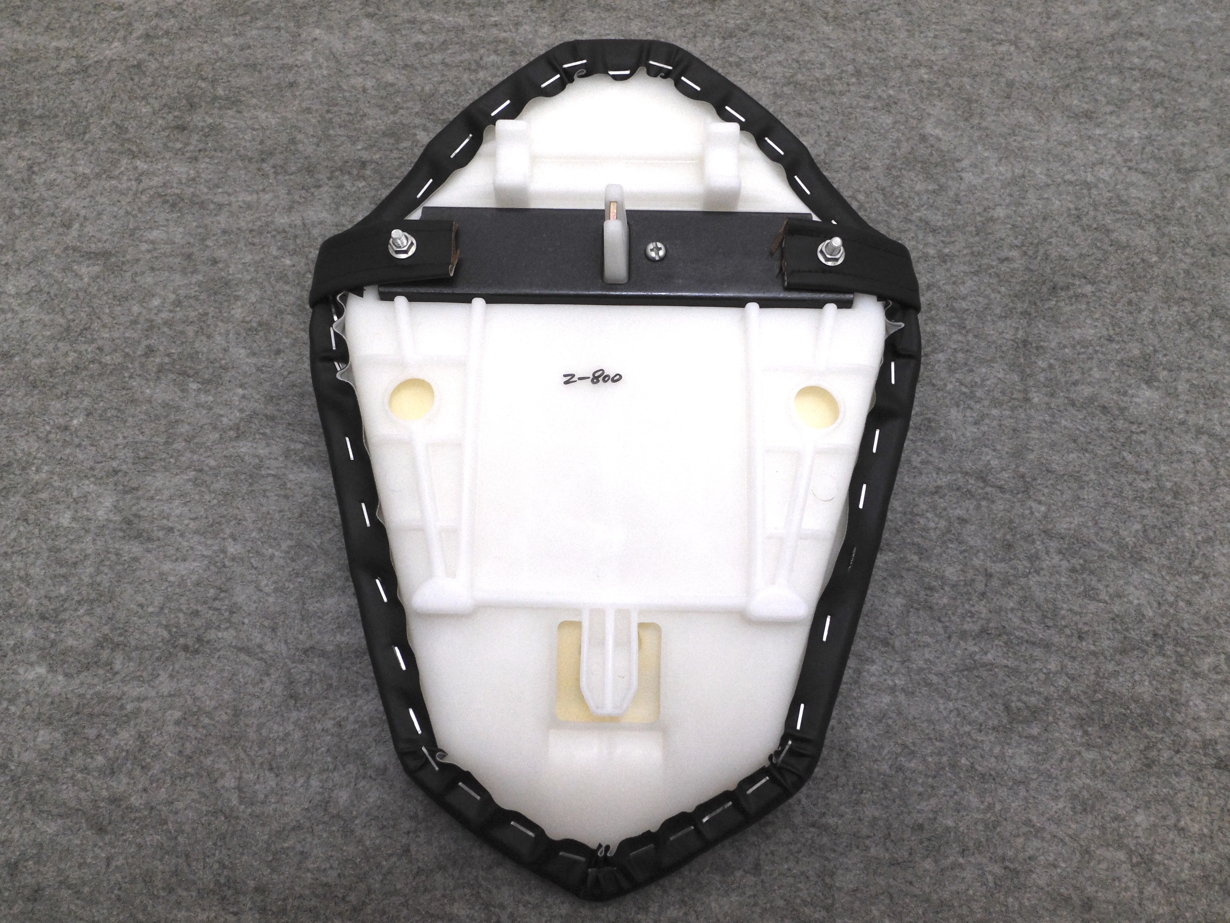 Z800 rear leather seat suitable for Kawasaki Z800 2013 2014 2015 rear tail cover seat cushion