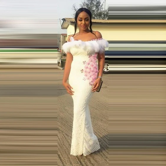 Халат de soiree longue Aso Ebi Русалка цвета слоновой кости аппликации ручной работы Цветочные с открытыми плечами с перьями Вечерние платья