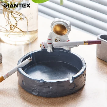 

GIANTEX Home Deco ins Nordic Non-slip Astronaut Ashtray With Cover Creative Living Room Home Coffee Table Decorations