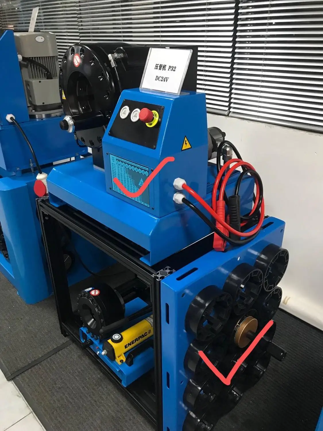 

2 inch 4SP SH R12 DC24V mobile van service hydraulic hose crimping machine with dies rack