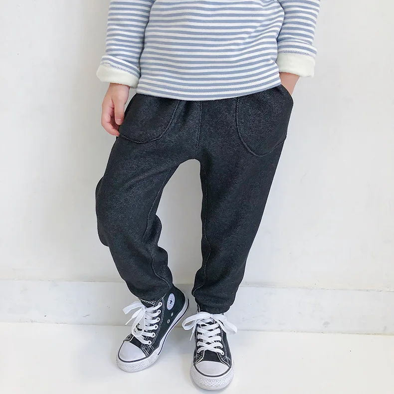 12284837628_1889419662