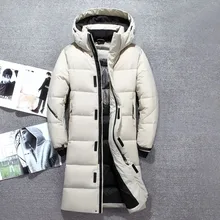 Зимняя мужская утолщенная длинная куртка на белом утином пуху Новая модная теплая парка с капюшоном выше колена Мужская брендовая одежда