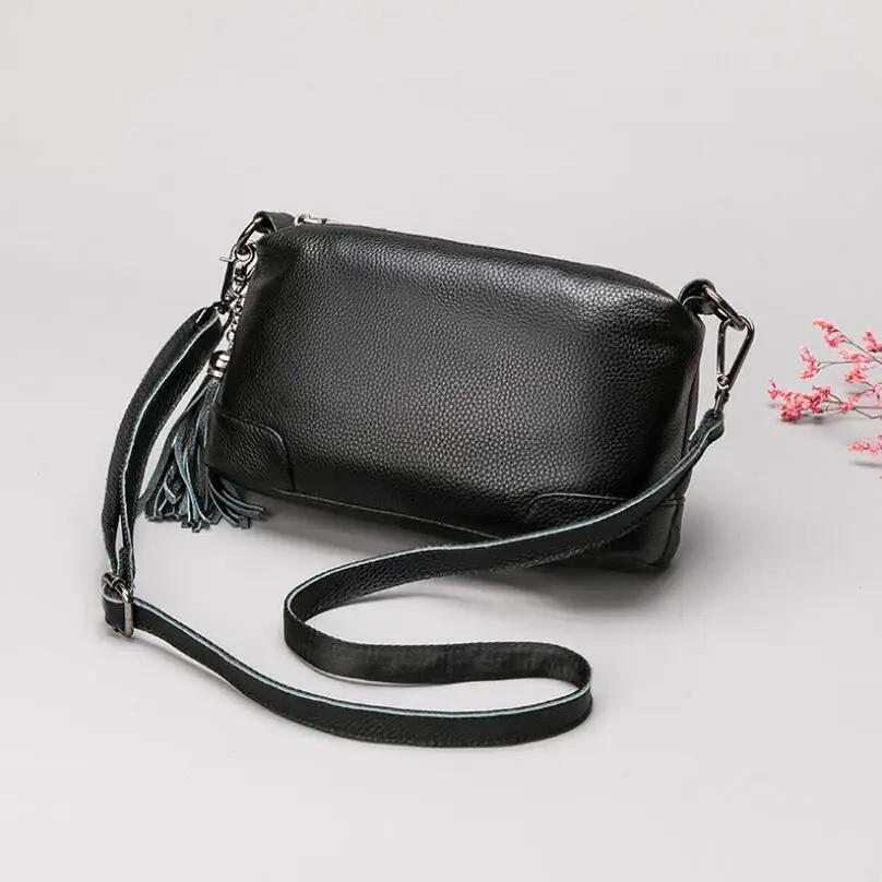

100% Real Leather Women Shoulder Messenger Bag Ladies Genuine Leather Tassel Crossbody Bag Fashion Luxury Designer Purse Handbag