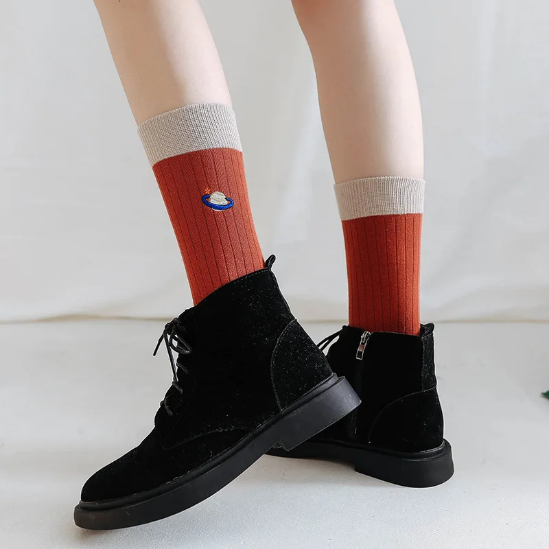 Носки женские осенние и зимние новые Мультяшные с вышивкой Вселенная женские носки без пятки милые Повседневные Носки Женские Смешные носки Харадзюку