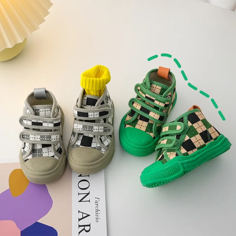 Children 2022 New Spring High-top Canvas Baby Cute Candy Green Lattice Kindergarten Shoes Boys Girls Fashion Soft Sneakers new cartoon clogs rubber soled children s slippers summer boys and girls cute baby hole shoes soft soled kindergarten slippers