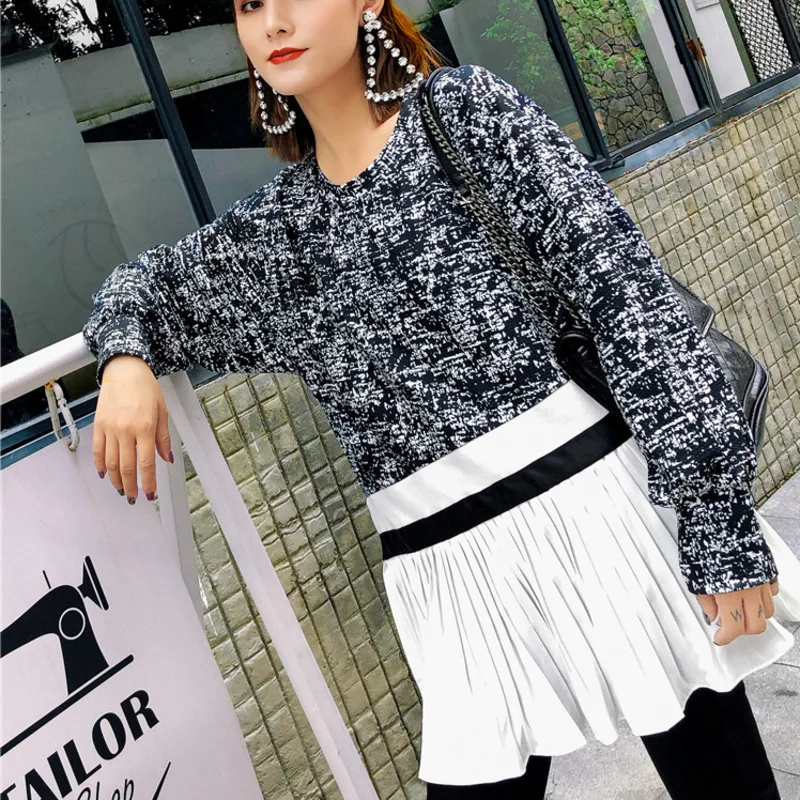 

LANMREM Round Neck Long-sleeved Sweater Stitching Pleated Loose Woman Sweater Casual Simple Fashion 2019 Autumn New TV568
