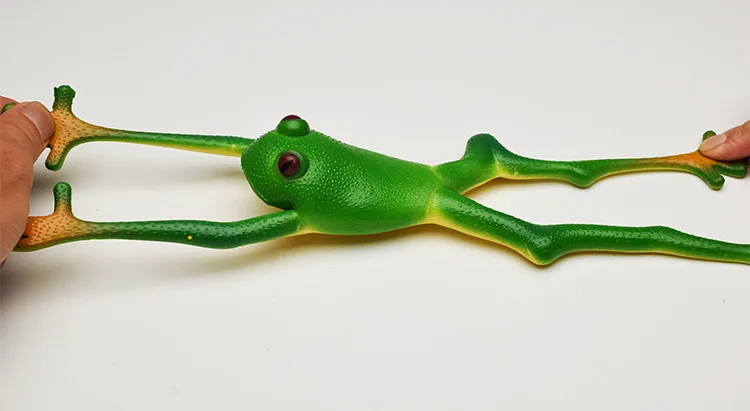Simulation Frog Model Decoration Creative And Tricky Vent Frog Toy Soft Rubber Fake Tropical Rain Forest Green prank toys,joke toys,jumping frog toys,childrens toys