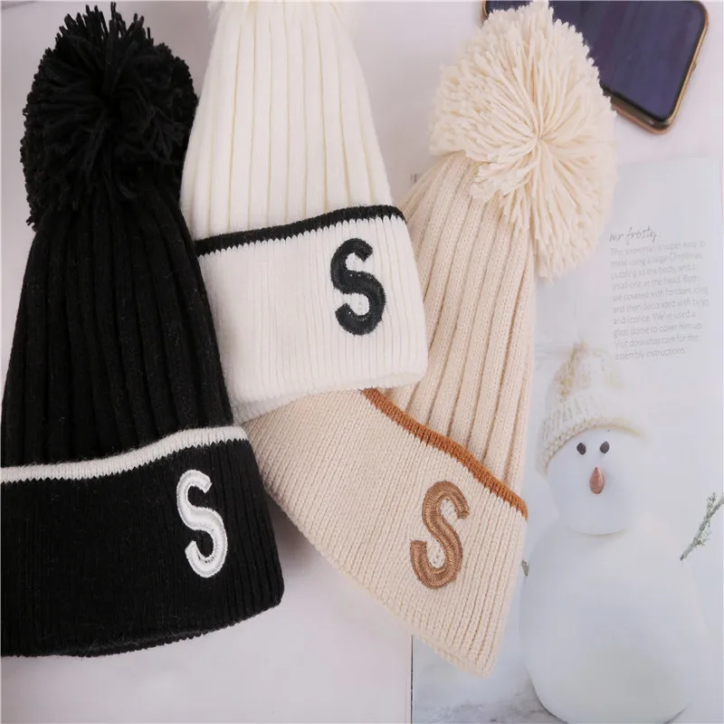Осенне-зимняя новая вязаная теплая шапка Skullies женская зимняя шапка из кроличьего плюша с вышитыми буквами Толстая теплая