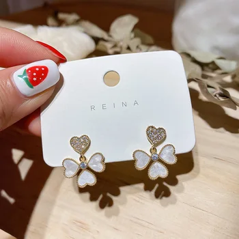 

Real Gold Electroplated Fashion Delicacy Heart Shape Shell Earrings South Korea Simple Elegant Online Celebrity Earrings INS Sma