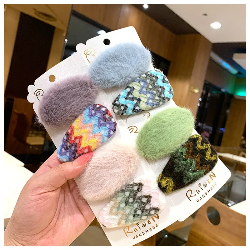 2pcs/set New Hot Winter Plush Hairgrips Rainbow Color Faux Fur Hair Clips Girls Barrettes Fashion Kids Hairpins Hair Accessories