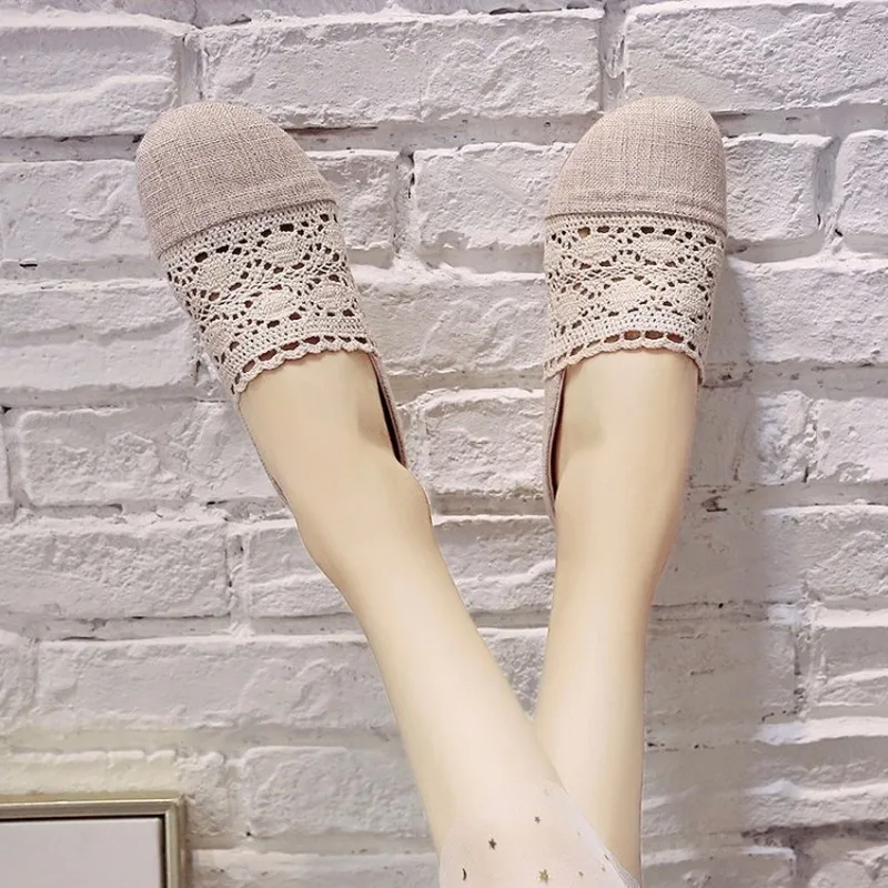 

European New Patchwork Shallow Colour Hollow out Lace Decoration Woman Flats Lightweight Comfortable Ladies Lazy Loafers J15-33