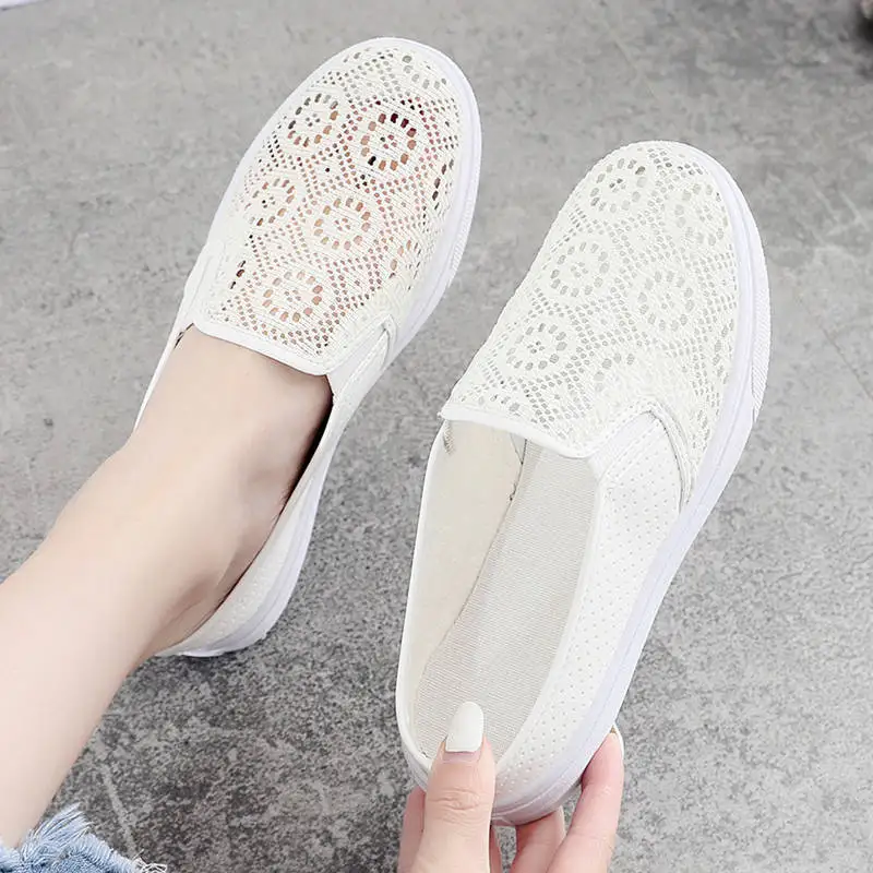 Hot Women Thick Bottom Shoes Summer 2021 Trend Half Slippers Tow Beach Women Breathable Flying Woven Non-slip Wear Personality