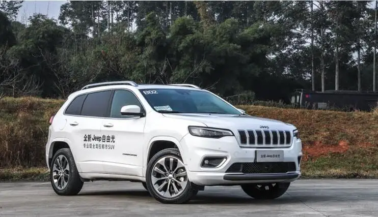 Год для Jeep Cherokee дневной свет Автомобильные аксессуары светодиодный DRL фары для Cherokee противотуманные фары