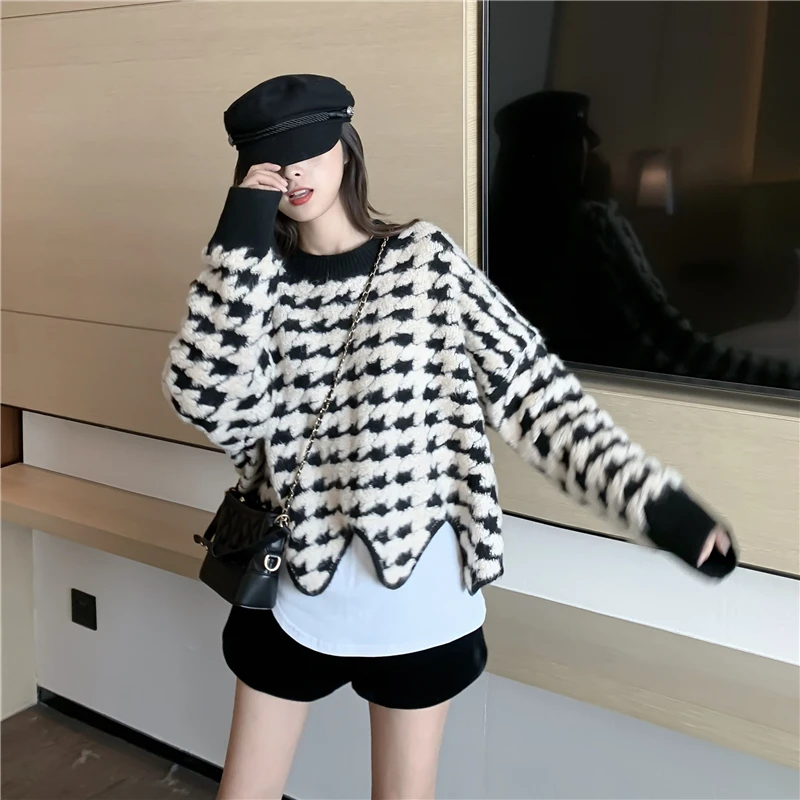 

Winter 2020 design irregular sweet O-neck black and white houndstooth embroidery loose fashion pullover sweater
