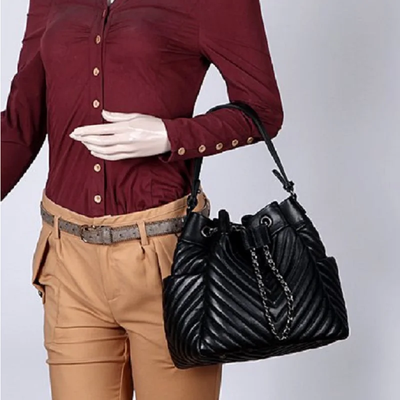 

Caker Women Genuine Leather Drawstring Shoulder Bags Embroidery V Diamond Lattice Handbag Chain Red Black Bucket Bags