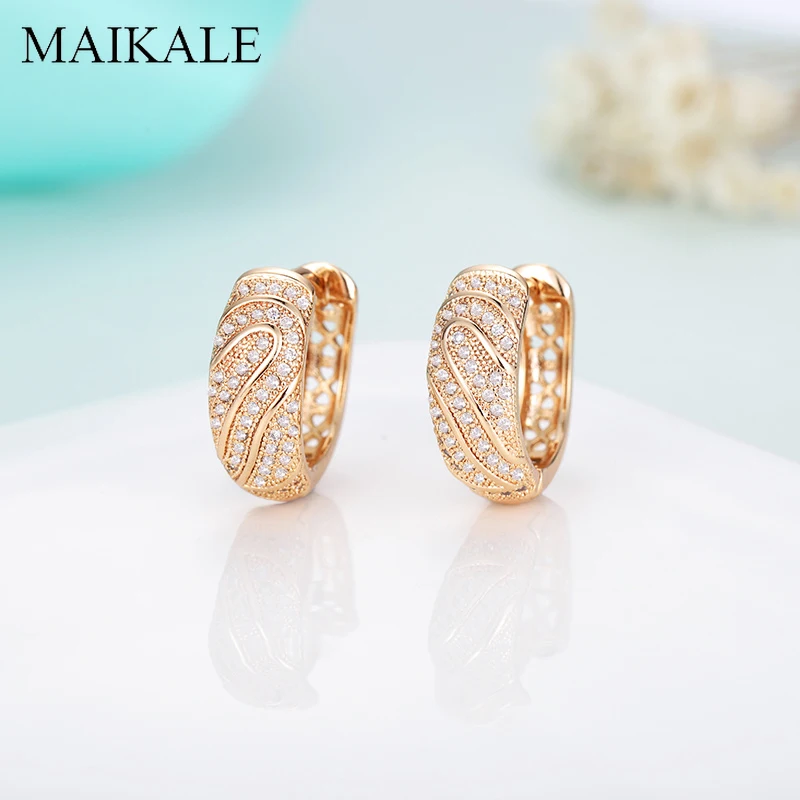 

MAIKALE Trendy Round Stud Earrings for Women Gold Silver Color Plated Hollow Heart Cubic Zirconia Earrings Fashion Jewelry Gift