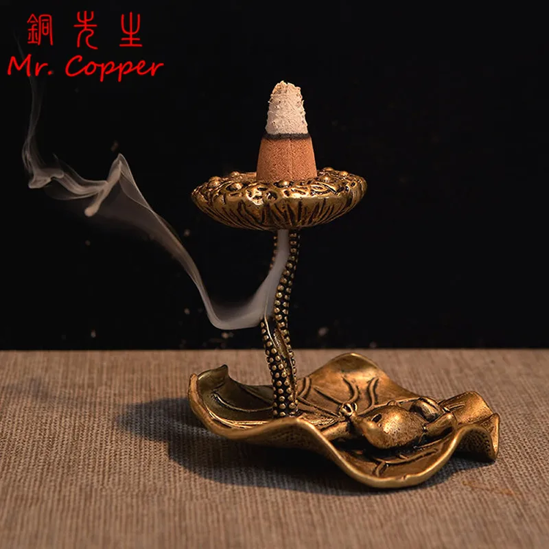 

Antique Copper Lotus Sandalwood Backflow Incense Burner Brass Frog Lotus Leaf Stand Censer Brass Creative Tea Table Decoration