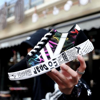 

2020Rainbow Canvas Shoes New Fashion Shoes Leisure Board Shoes Retro Wild Low-top Breathable Casual Shoes Men Fashion Shoes