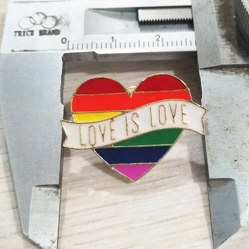 2.2*2cm Metal Cartoon Rainbow Brooches Love-heart Shape Brooches Jewelry Decoration For Men Women Unisex 1
