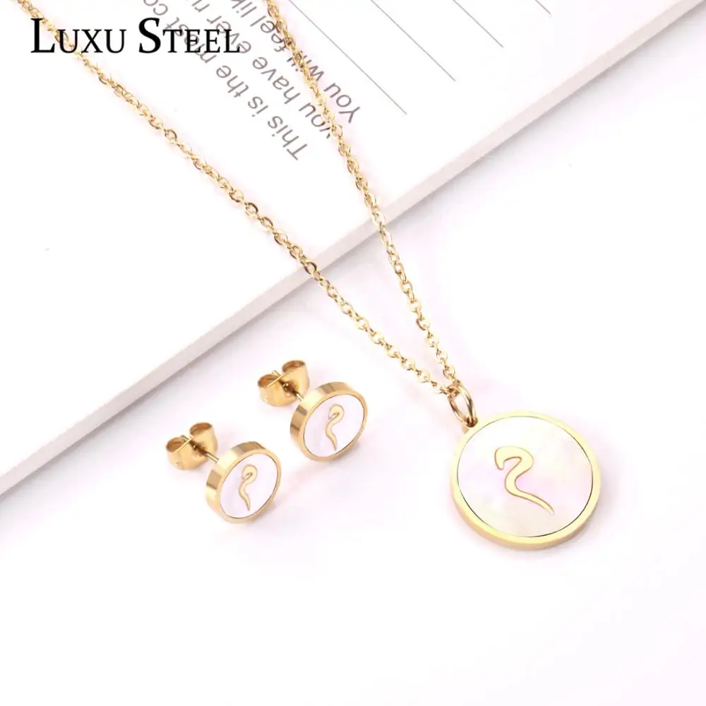 LUXUSTEEL, новинка, арабский алфавит, ювелирные наборы, нержавеющая сталь, золото, белая оболочка, начальная буква М, ожерелья, серьги, женское колье