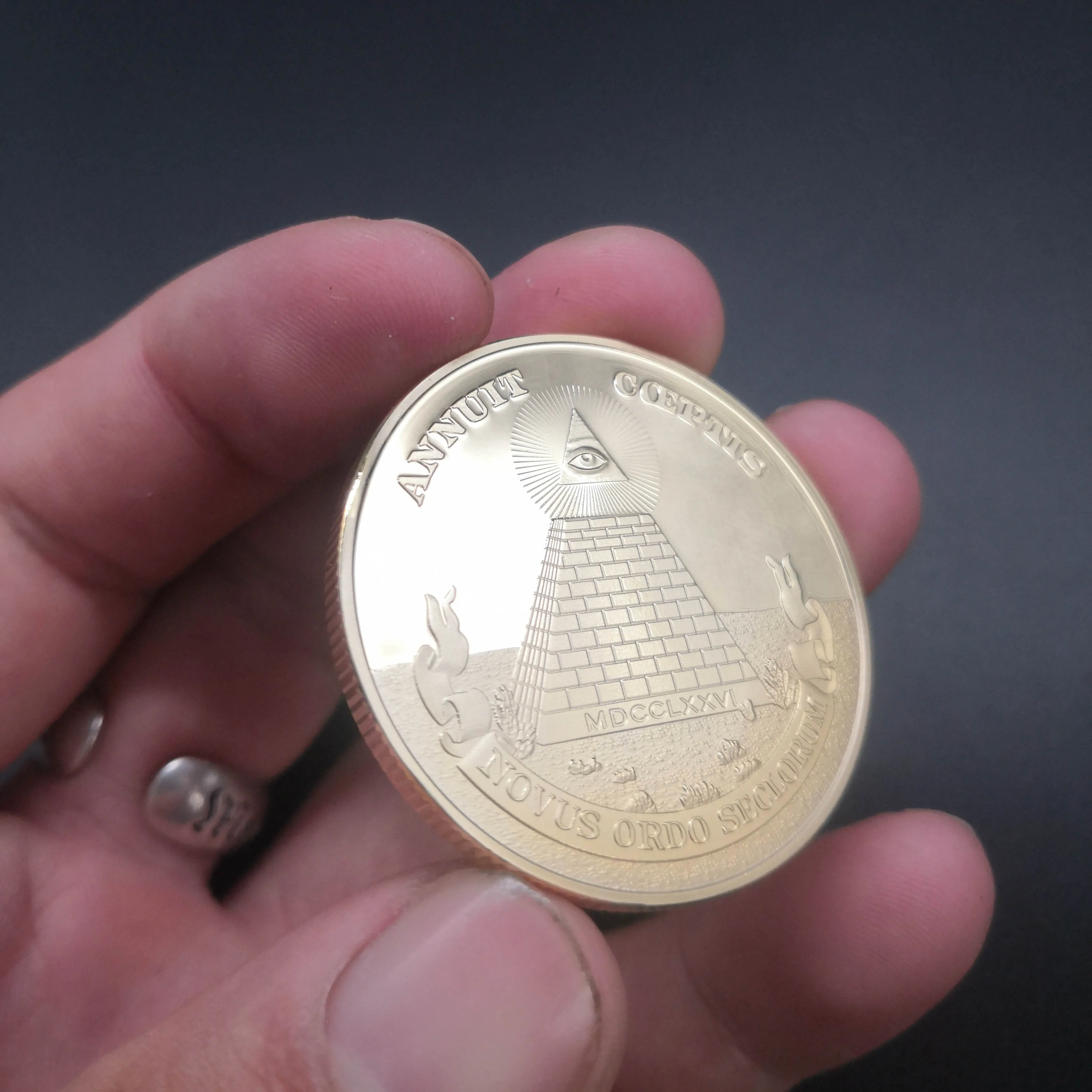 Silver Souvenir Coin Annuit Coeptis Egyptian Pyramid God USA Eye Plated Coin