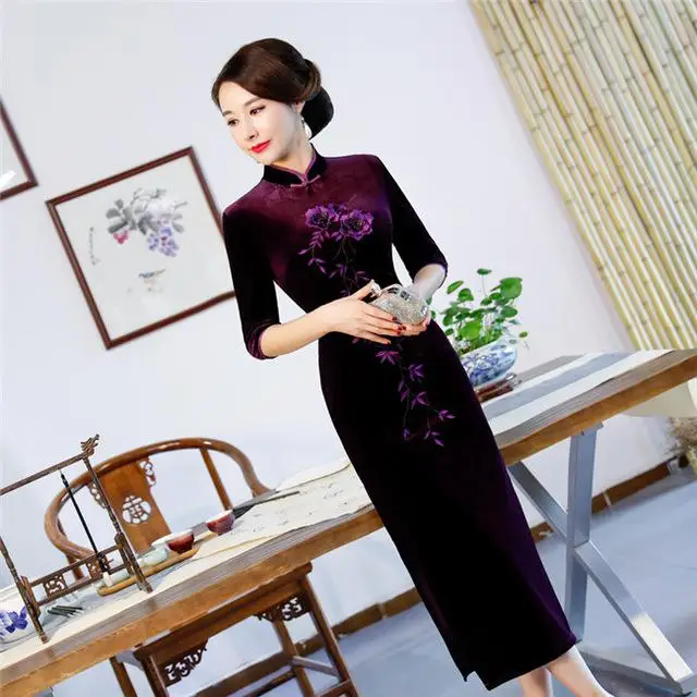 Бархатное зимнее женское платье Qipao супер мягкое теплое Cheongsam винтажное китайское платье с воротником-стойкой Элегантное Длинное платье плюс размер 5XL - Цвет: Purple