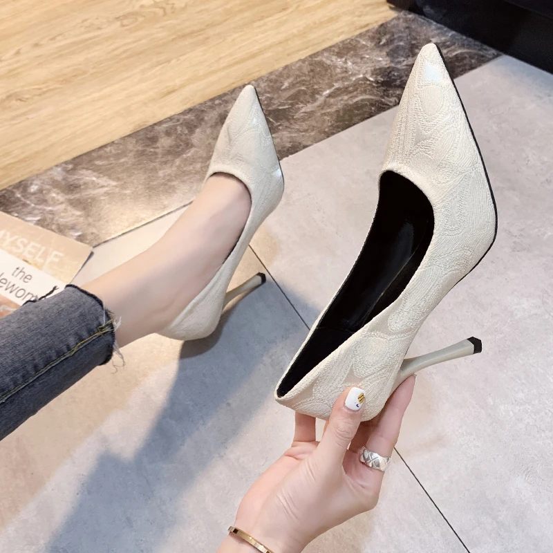 

New arrival solid color retro high heel ladies pointed toe solid color elegant charm women's shoes banquet essential W37-53