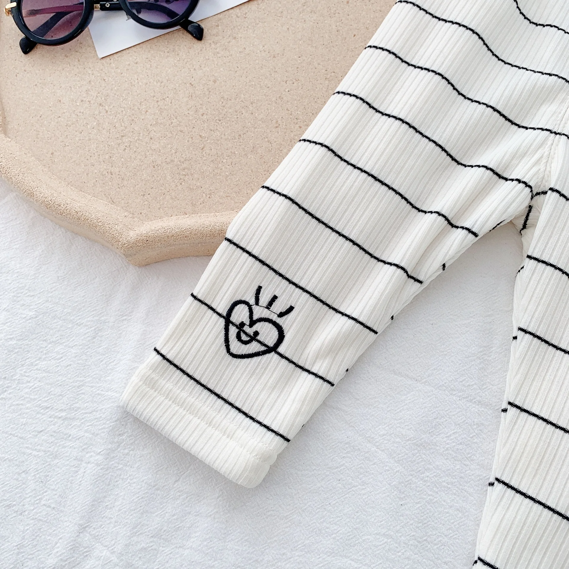 Baby Kids Ribbed Cotton Leggings Cute Girl Knitted Legging with Heart Embroidery for Autumn Winter Girl Boy Striped Velvet Pants