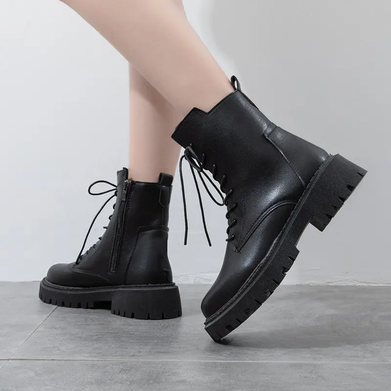 

Модные ботинки на танкетке для женщин, кожаные ботинки на платформе со шнуровкой, зимние ботинки, женские спортивные ботильоны 2021, черная обувь