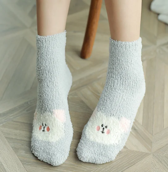 Модные милые пушистые носки с рисунками животных для женщин, коралловые бархатные забавные носки средней длины, хлопковые носки для зимы и осени, сохраняющие тепло