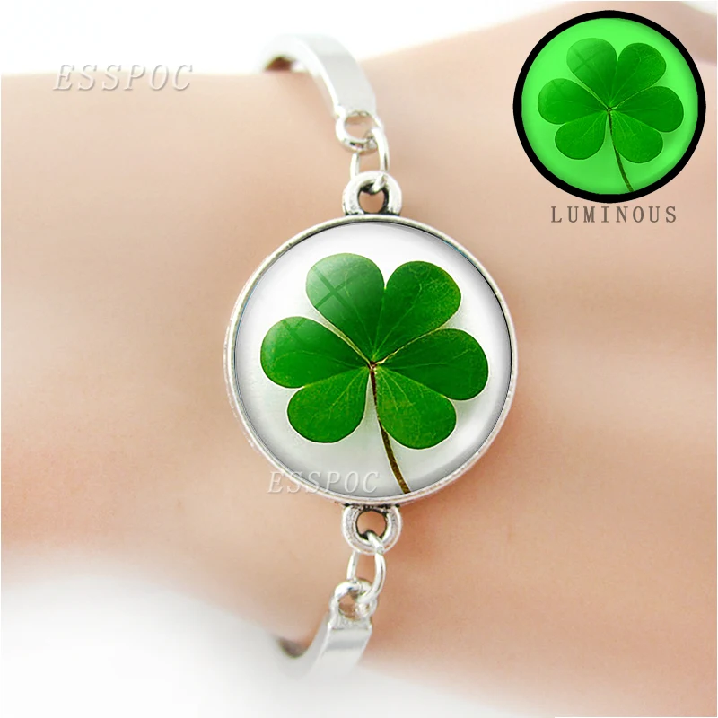 St. Patrick's Day Bracelet Four Leaf Clover Shape Pendant Hand