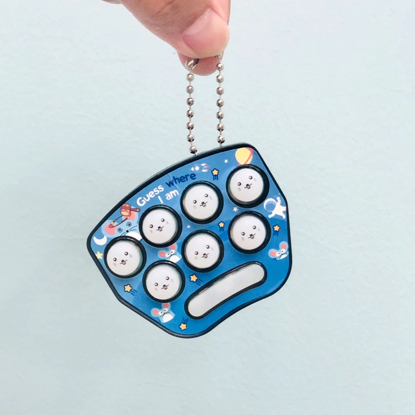 Mini Portable Game Console Keychain Children Handheld Game Console Toy Puzzle Nostalgic Cartoon Creative New Year Christmas Gift